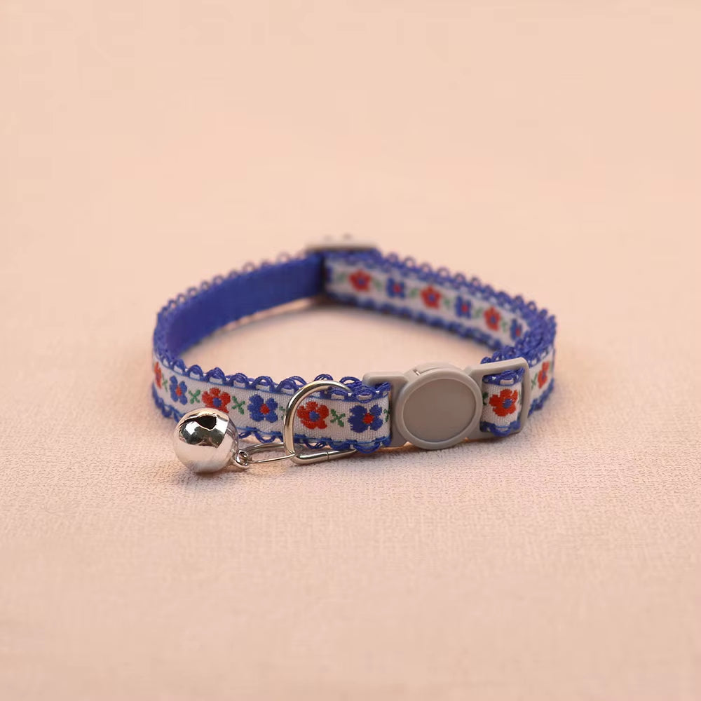 MeowBloom Hand-Knitted Flower Cat Collar with Bell – Colorful Retro Style