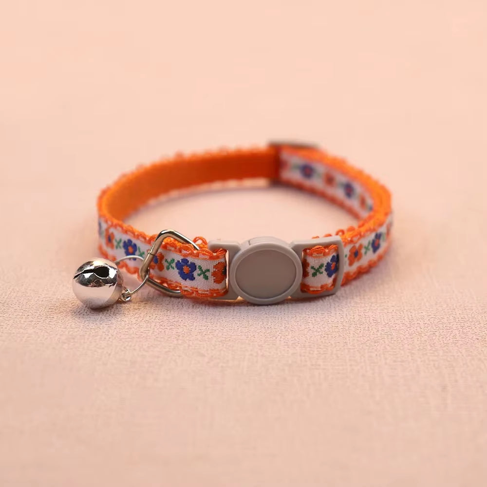 MeowBloom Hand-Knitted Flower Cat Collar with Bell – Colorful Retro Style