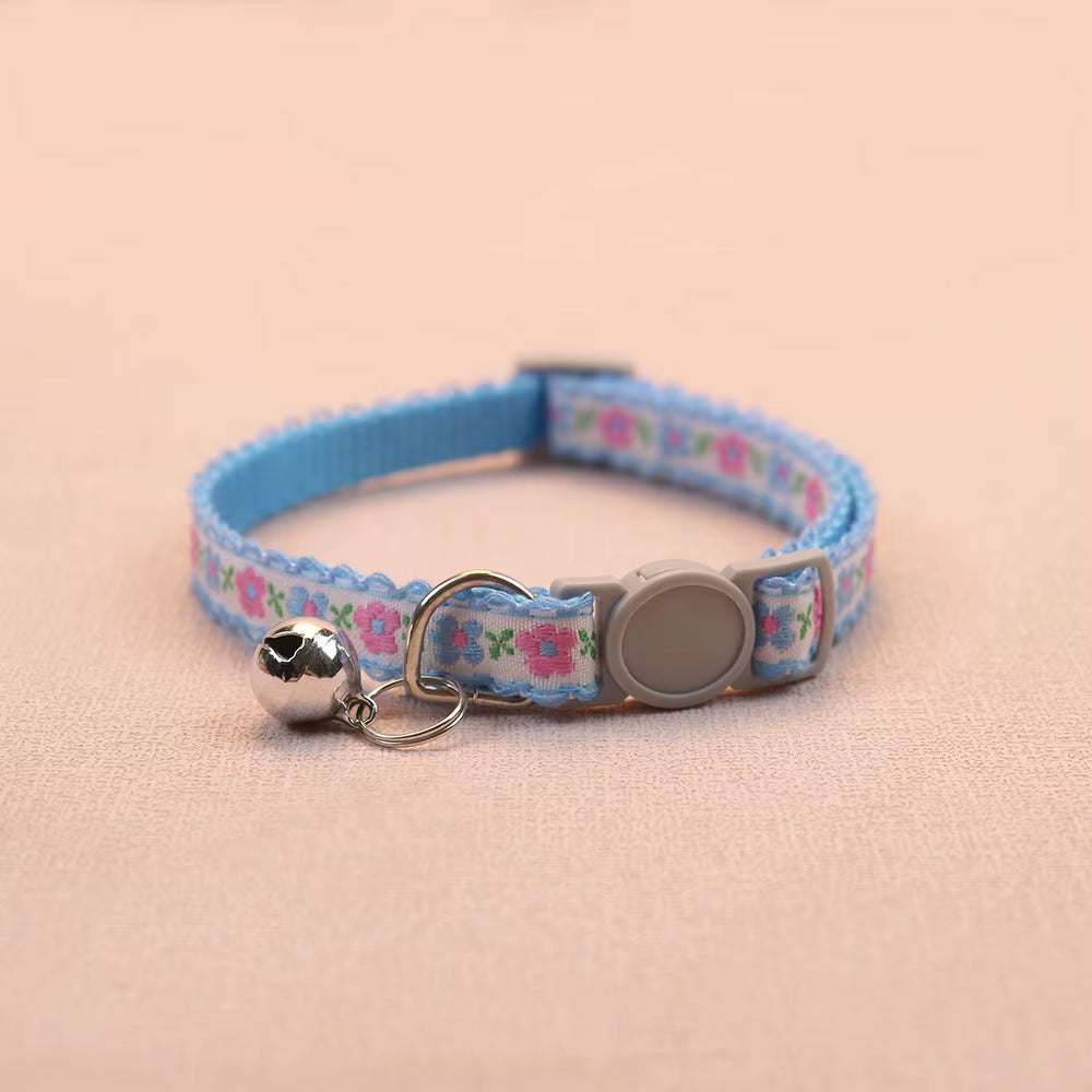 MeowBloom Hand-Knitted Flower Cat Collar with Bell – Colorful Retro Style